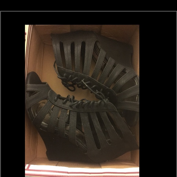 Bamboo cage heels - Picture 2 of 3